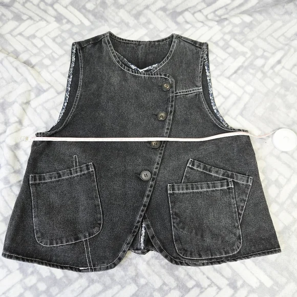 Y2K QM Women’s Black Denim Vest Button Front Pockets Asymmetrical Size S-M - Picture 11 of 13